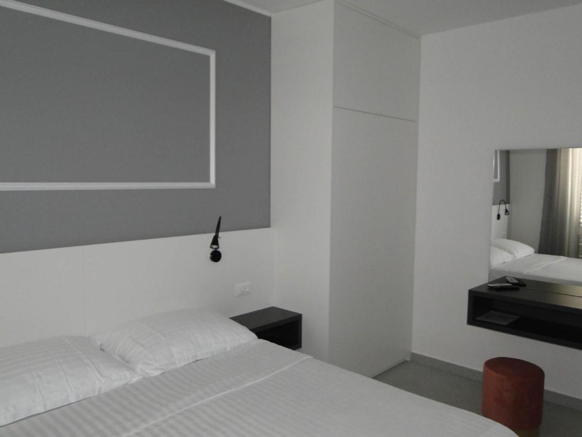 Rooms Tepli Bok Primosten Exterior photo